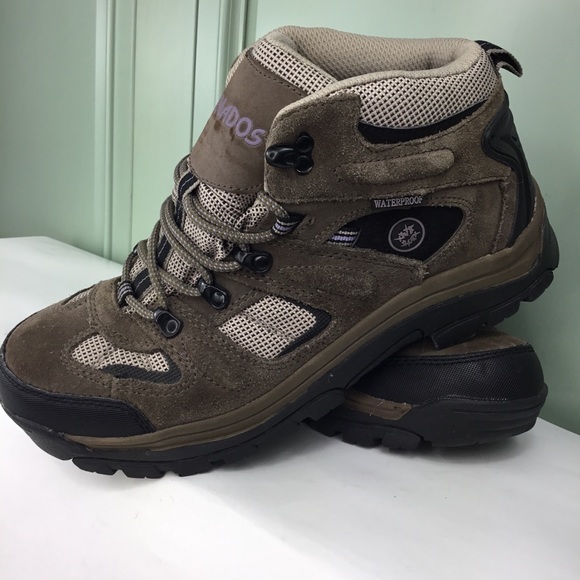 nevados klondike hiking boots